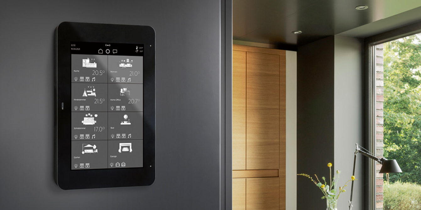 JUNG Smart Panel 8 bei Elektrotechnik Ehrenberg GmbH in Rohrbach